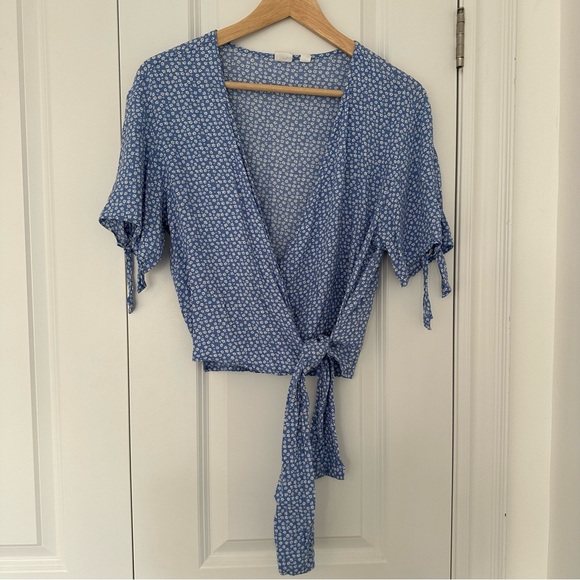 GAP Short Sleeve Wrap-Front Tie Blouse - Picture 4 of 9